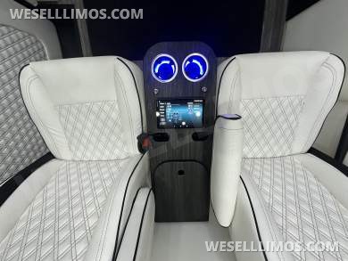 2026 OGV Luxury Coach OGV Luxury Coach V-Cruise 10OB Full Wall Partition Sprinter - Sprinter for Sale in Baton Rouge, LA - Photo 4