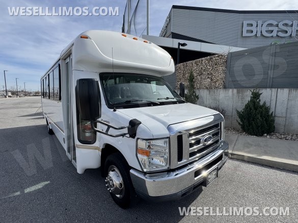 2015 Ford 28px MVP Shuttle Shuttle Bus for Sale in Springfield, MO - Photo 3
