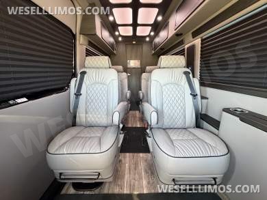 2024 Midwest Automotive Designs Mercedes-Benz Daycruiser D6 Standard 4x4 Sprinter - Sprinter for Sale in Baton Rouge, LA - Photo 3