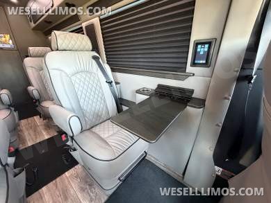 2024 Midwest Automotive Designs Mercedes-Benz Daycruiser D6 Standard 4x4 Sprinter - Sprinter for Sale in Baton Rouge, LA - Photo 4