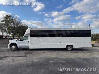 2016 Ford F550 Limo Bus - Limo Bus for Sale in Houston, TX - Photo 9