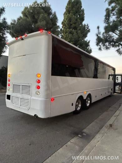 2015 CT Coachworks Freightliner XCR Chassis 45' Limo Bus Motorcoach - Motorcoach for Sale in Anaheim, CA - Photo 20
