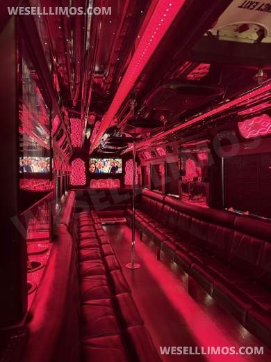 2015 CT Coachworks Freightliner XCR Chassis 45' Limo Bus Motorcoach - Motorcoach for Sale in Anaheim, CA - Photo 2