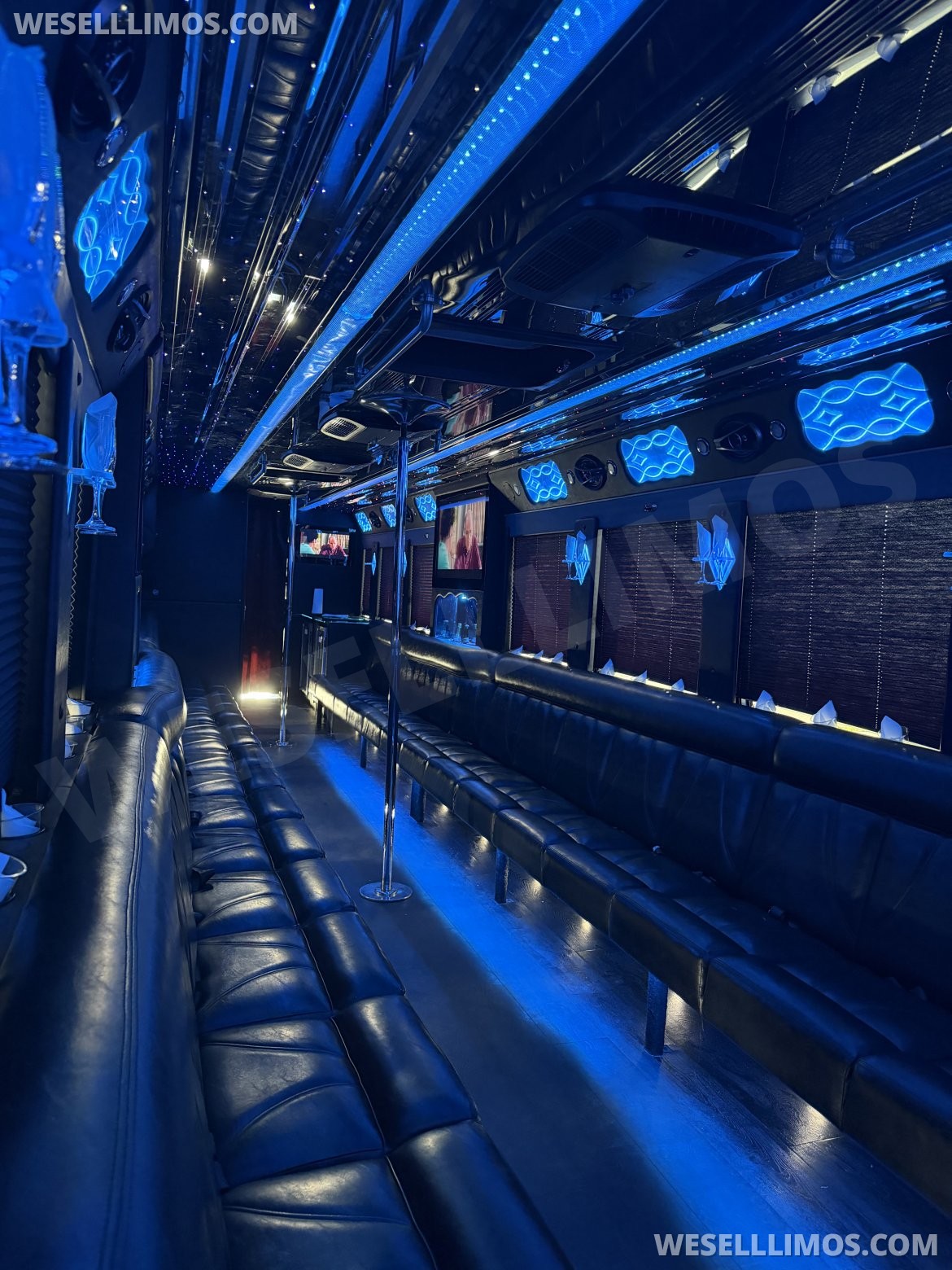 Motorcoach for Sale in Anaheim, CA - Photo 9