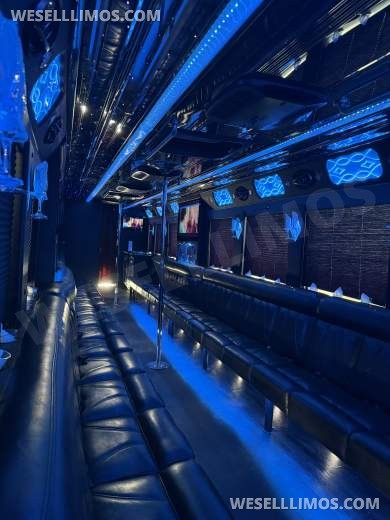 2015 CT Coachworks Freightliner XCR Chassis 45' Limo Bus Motorcoach - Motorcoach for Sale in Anaheim, CA - Photo 9
