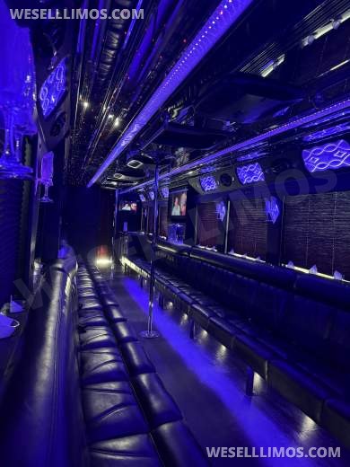 2015 CT Coachworks Freightliner XCR Chassis 45' Limo Bus Motorcoach - Motorcoach for Sale in Anaheim, CA - Photo 10