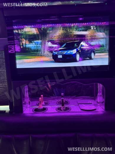 2015 CT Coachworks Freightliner XCR Chassis 45' Limo Bus Motorcoach - Motorcoach for Sale in Anaheim, CA - Photo 11