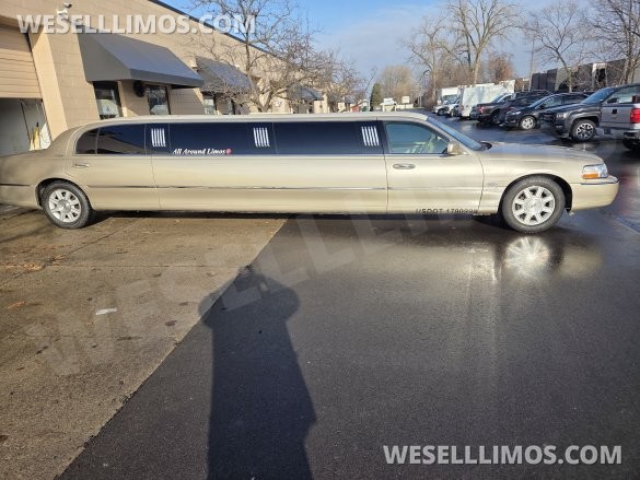 2011 Lincoln Town Car Limousine for Sale in Warren, MI - Main Photo