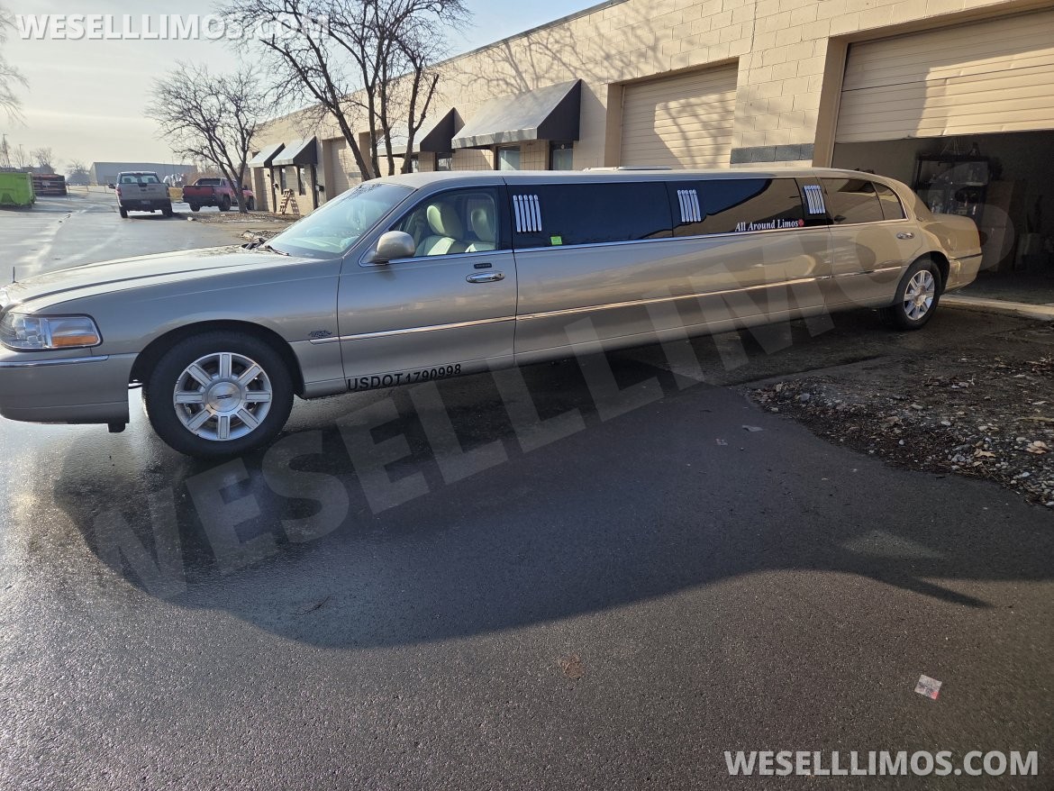 Limousine for Sale in Warren, MI - Photo 3