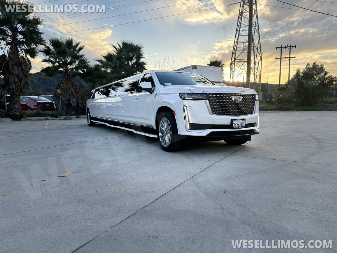 SUV Stretch for Sale in Sun valley, CA - Photo 2