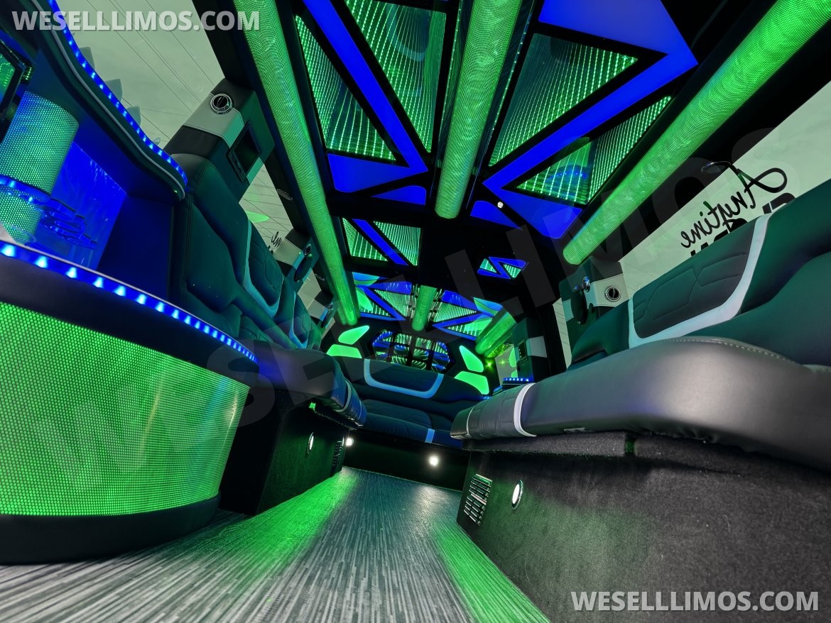 SUV Stretch for Sale in Sun valley, CA - Photo 31
