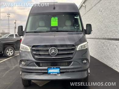 2026 Midwest Automotive Designs Mercedes-Benz Discovery Escape Sprinter - Sprinter for Sale in Troy, OH - Photo 19