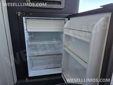 2026 Mercedes-Benz Discovery Adventure 8-Passenger Luxury Sprinter - Sprinter for Sale in Troy, OH - Photo 15