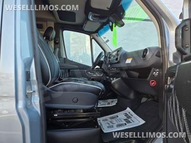 2026 Mercedes-Benz Discovery Adventure 8-Passenger Luxury Sprinter - Sprinter for Sale in Troy, OH - Photo 22