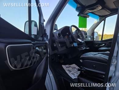 2026 Mercedes-Benz Discovery Adventure 8-Passenger Luxury Sprinter - Sprinter for Sale in Troy, OH - Photo 36