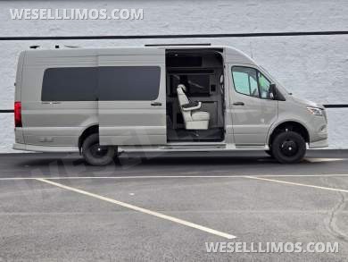 2026 Mercedes-Benz Discovery Cross Country Luxury Sprinter - Sprinter for Sale in Troy, OH - Photo 10