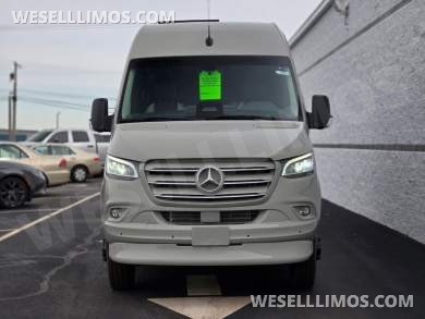 2026 Mercedes-Benz Discovery Cross Country Luxury Sprinter - Sprinter for Sale in Troy, OH - Photo 8