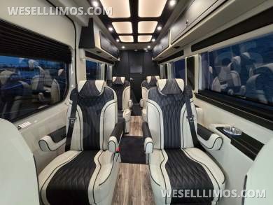 2026 Mercedes-Benz Discovery Cross Country Luxury Sprinter - Sprinter for Sale in Troy, OH - Photo 4