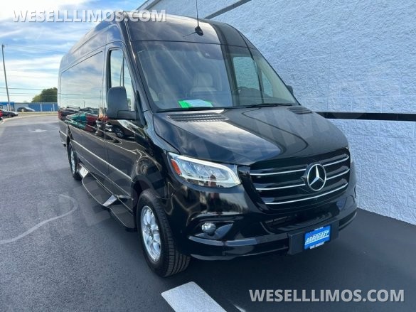 2021 Mercedes-Benz Discovery Executive Sprinter for Sale in Troy, OH - Photo 3