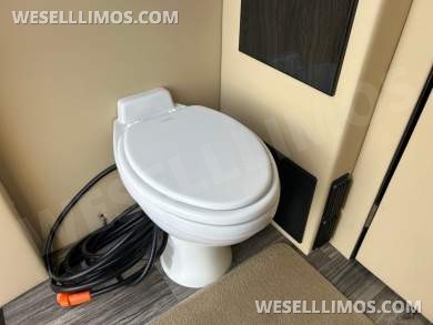 2021 Mercedes-Benz Midwest Automotive Luxe Cruiser 10-Passenger Luxury Sprinter - Sprinter for Sale in Troy, OH - Photo 15