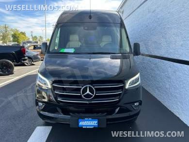 2021 Mercedes-Benz Midwest Automotive Luxe Cruiser 10-Passenger Luxury Sprinter - Sprinter for Sale in Troy, OH - Photo 19