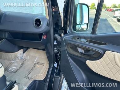 2021 Mercedes-Benz Midwest Automotive Luxe Cruiser 10-Passenger Luxury Sprinter - Sprinter for Sale in Troy, OH - Photo 32