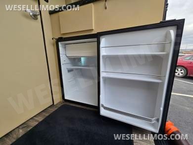 2020 Midwest Automotive Designs Mercedes-Benz Luxe Cruiser Sprinter - Sprinter for Sale in Troy, OH - Photo 16