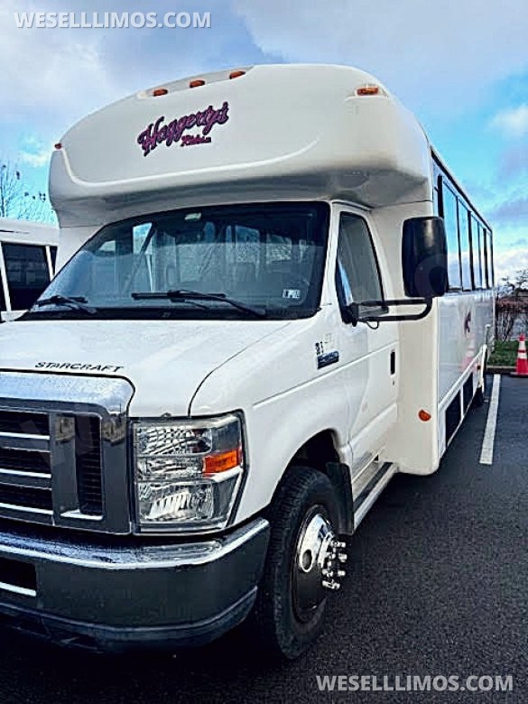 2016 Ford Starcraft Executive Shuttle for Sale in Washington, PA - Main Photo