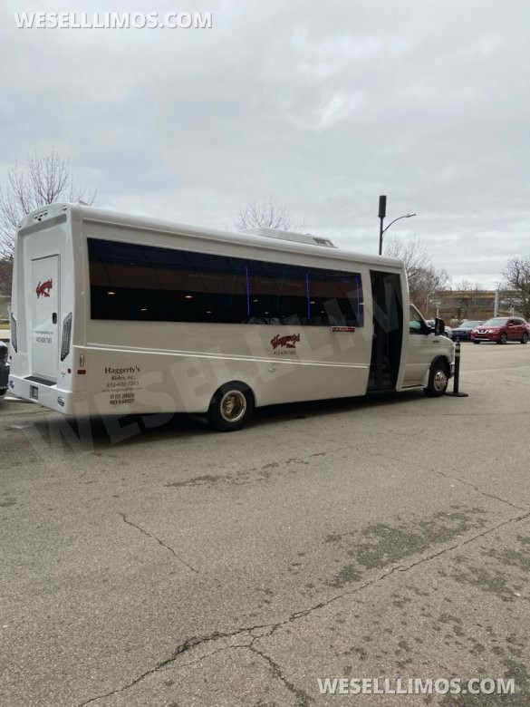 2017 Ford E450 Executive Shuttle for Sale in Washington, PA - Main Photo