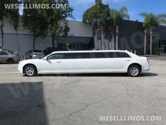 2015 Chrysler 300 Limousine for Sale in CARSON, CA - Photo 3