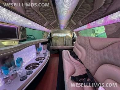 2015 Pinnacle Limousine Chrysler 300 Limousine - Limousine for Sale in CARSON, CA - Photo 12
