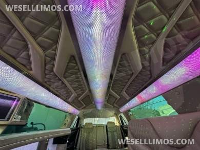 2015 Pinnacle Limousine Chrysler 300 Limousine - Limousine for Sale in CARSON, CA - Photo 13