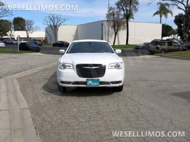 2015 Pinnacle Limousine Chrysler 300 Limousine - Limousine for Sale in CARSON, CA - Photo 2