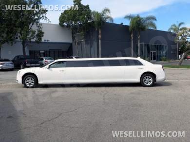 2015 Pinnacle Limousine Chrysler 300 Limousine - Limousine for Sale in CARSON, CA - Photo 4