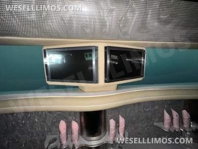 2015 Pinnacle Limousine Chrysler 300 Limousine - Limousine for Sale in CARSON, CA - Photo 12