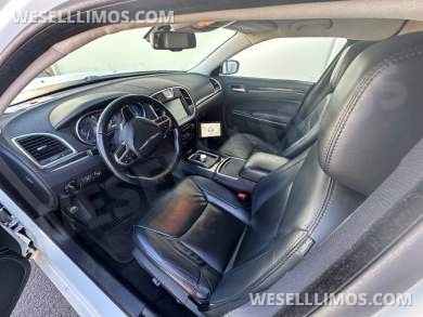 2015 Pinnacle Limousine Chrysler 300 Limousine - Limousine for Sale in CARSON, CA - Photo 14