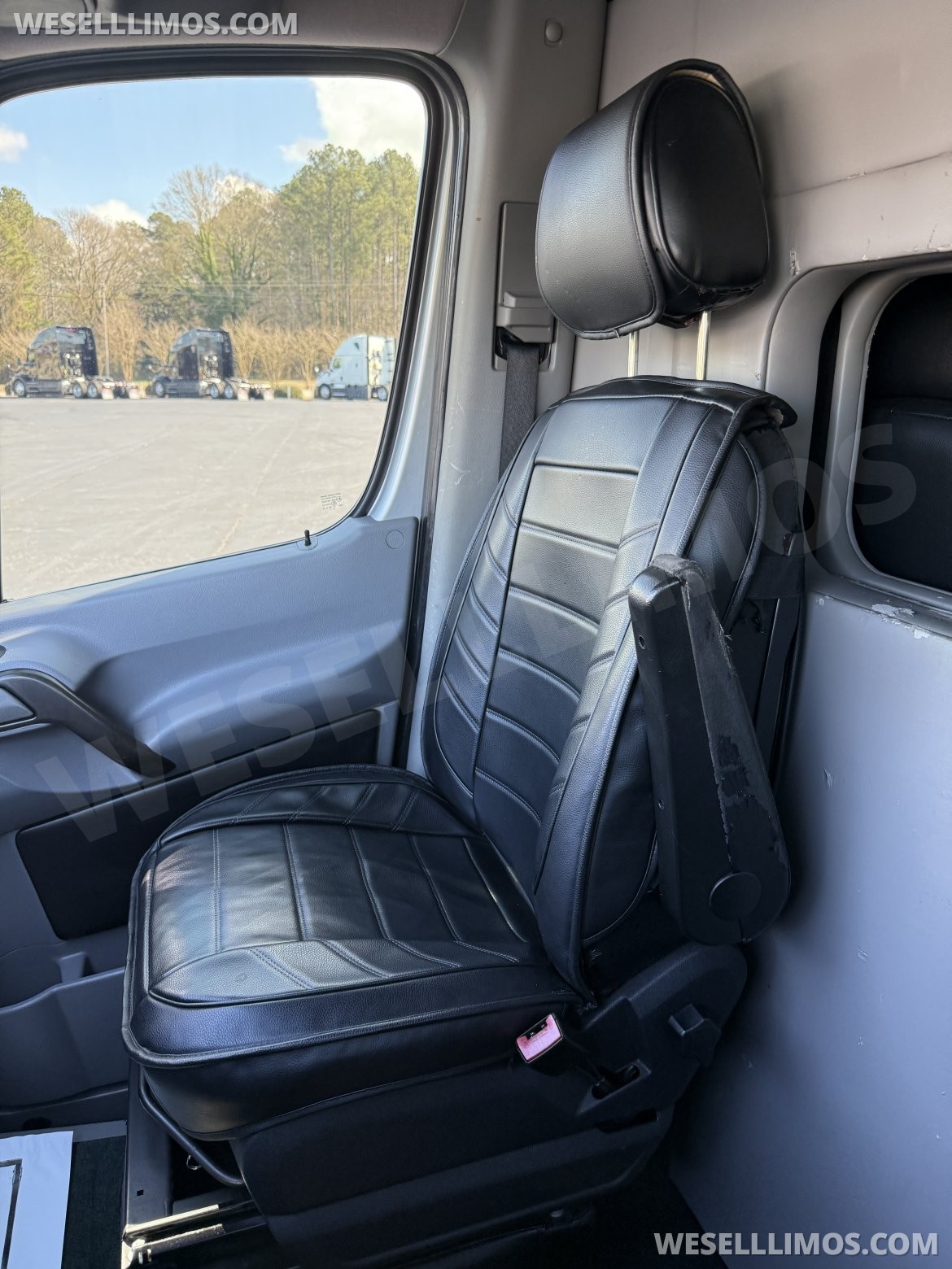 Executive Shuttle for Sale in Carrollton, GA - Photo 19