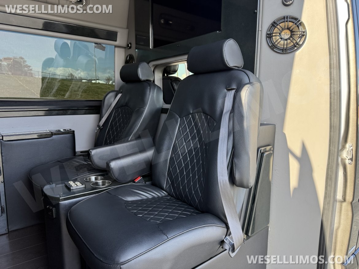 Executive Shuttle for Sale in Carrollton, GA - Photo 23