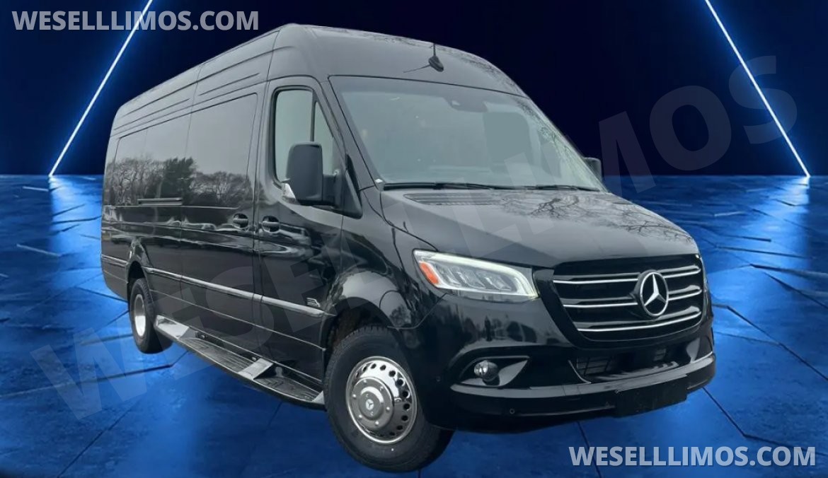 Executive Shuttle for Sale in Loves Park, IL - Main Photo