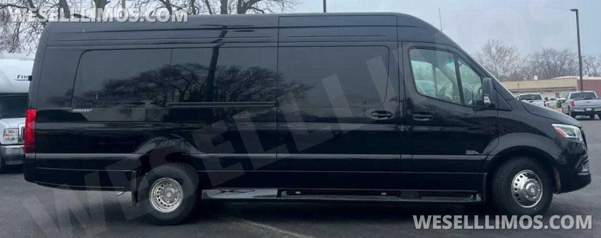 Executive Shuttle for Sale in Loves Park, IL - Photo 2