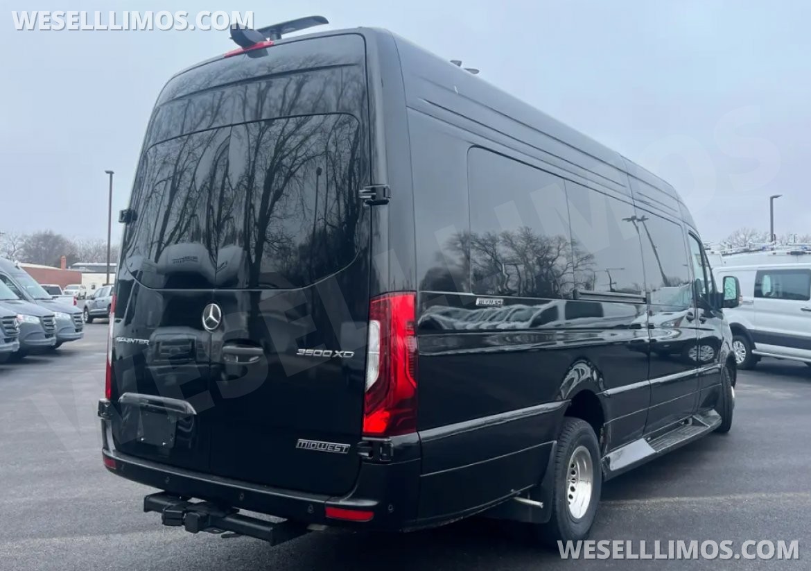 Executive Shuttle for Sale in Loves Park, IL - Photo 3