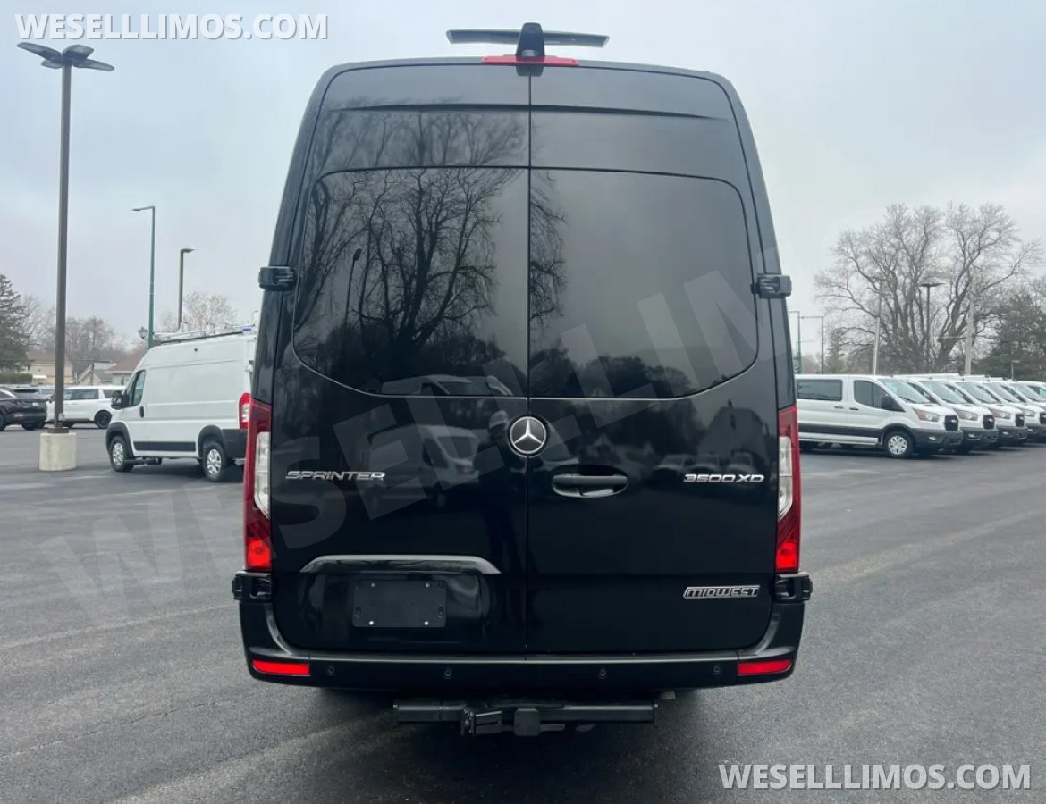 Executive Shuttle for Sale in Loves Park, IL - Photo 4