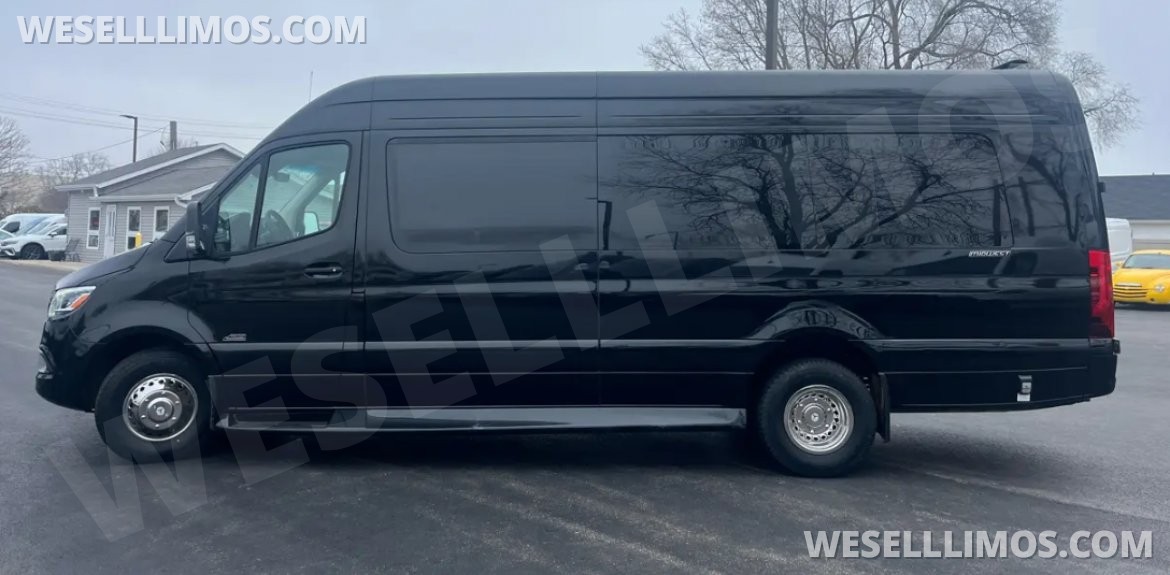 Executive Shuttle for Sale in Loves Park, IL - Photo 6