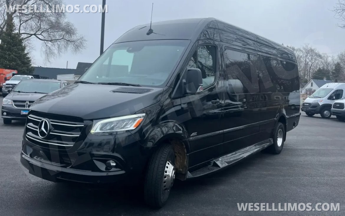 Executive Shuttle for Sale in Loves Park, IL - Photo 7