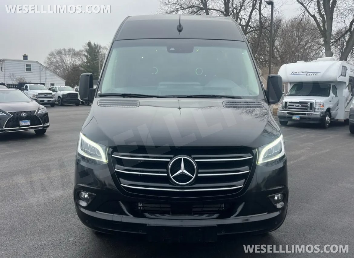 Executive Shuttle for Sale in Loves Park, IL - Photo 8