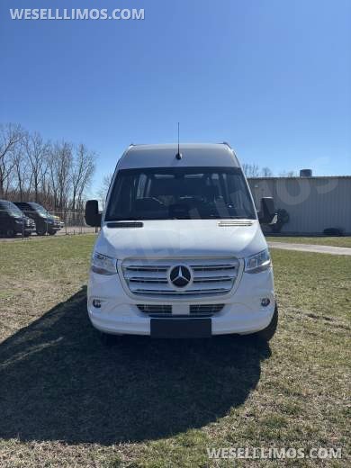 2026 TWR Specialty Vehicles Mercedes-Benz 4500 XD Panoramic Sprinter - Sprinter for Sale in Elkhart, IN - Photo 9