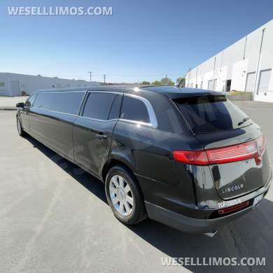 2018 Tiffany coach builders Lincoln MKT Limousine - Limousine for Sale in Orange, CA - Photo 5