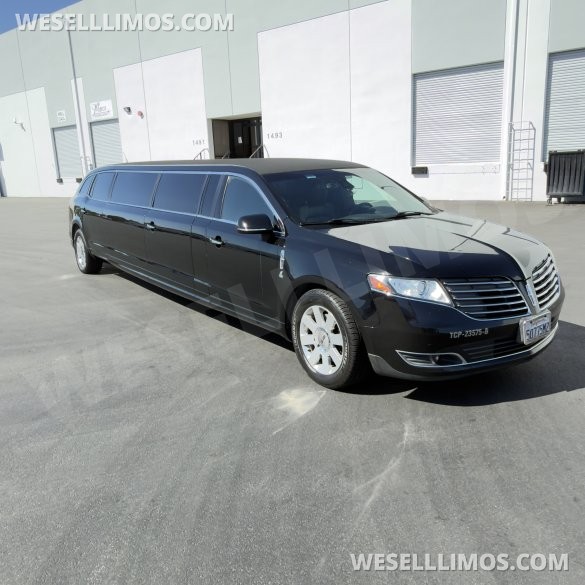 2018 Lincoln MKT Limousine for Sale in Orange, CA - Photo 2