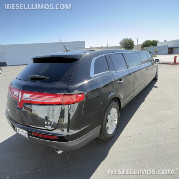 2016 Lincoln Mkt Limousine for Sale in Orange, CA - Photo 3