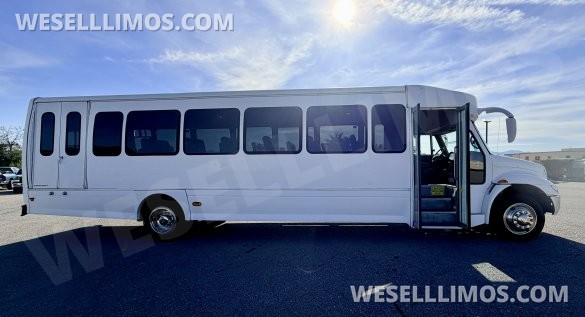 2009 International 3000 Shuttle Bus for Sale in Pahrump, NV - Photo 2